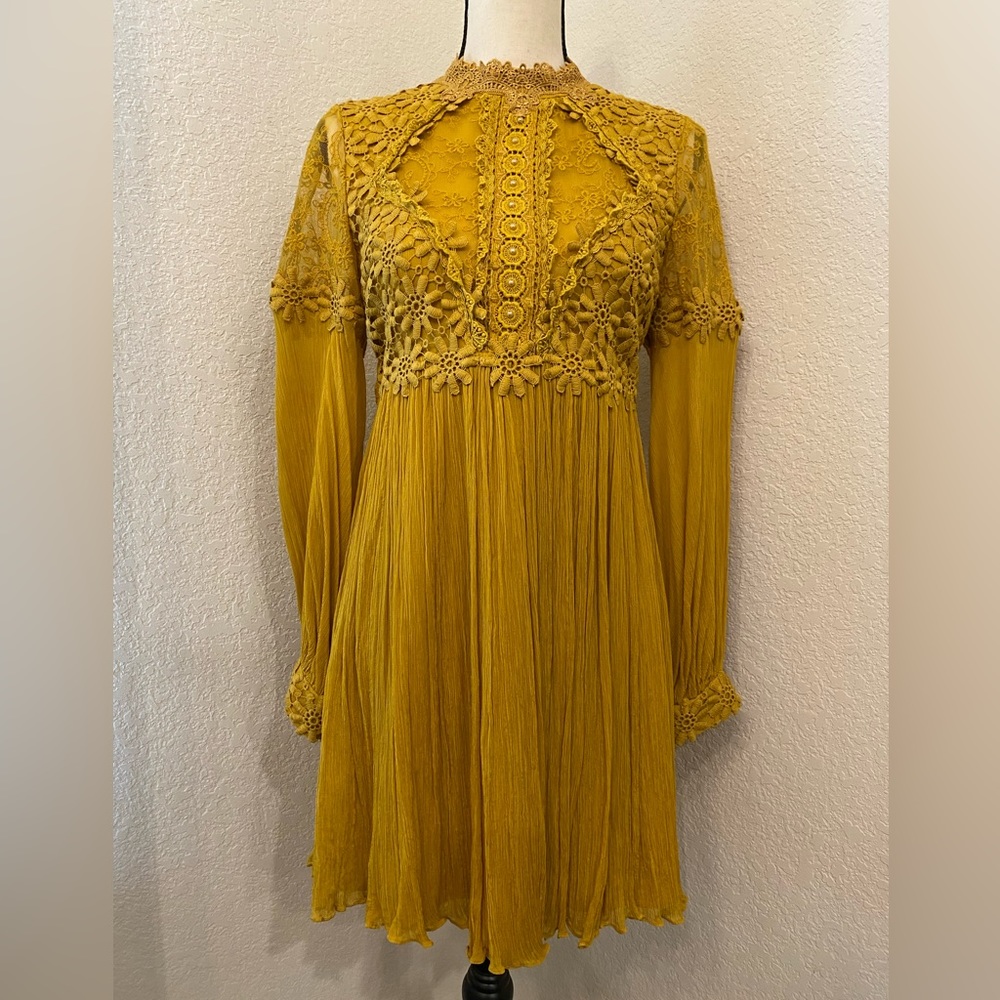 Free People Dress. Size 4. Color: yellow